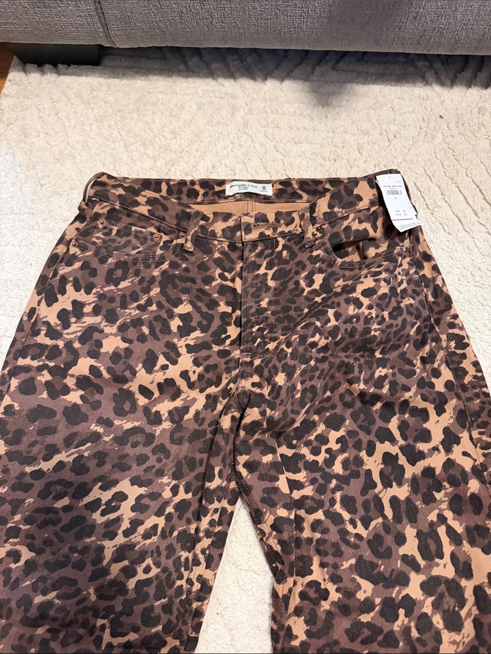 Women’s Abercrombie Leopard Print Brown Jeans - Picture 2 of 5